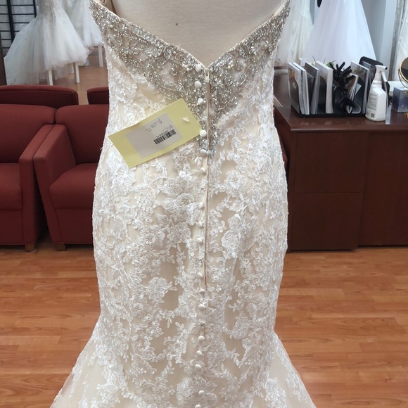 Wedding gown with rhinestones and faux pearls - Picture 6 of 8